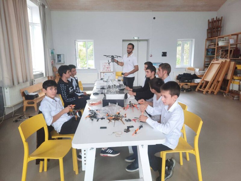 Занятия мобильного технопарка "Кванториум-05" в Сулейман-Стальском и Карабудахкентском районах